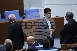 Народното събрание не събра кворум от първия опит за начало на извънредното заседание
