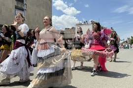 Казанлък - празнично шествие