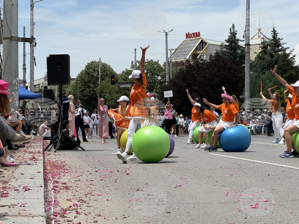 Казанлък - празнично шествие