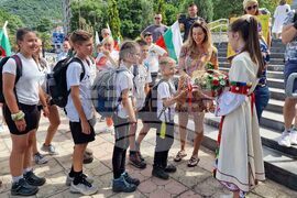 Петрич - Сдружение „Млад планинар" - посрещане