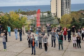 Варна - радио-балет "Нонумент 2.0" - пърформанс - приятелство