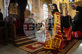 Бургас - храм "Св. св. Кирил и Методий" - сливенски митрополит Арсений - служба