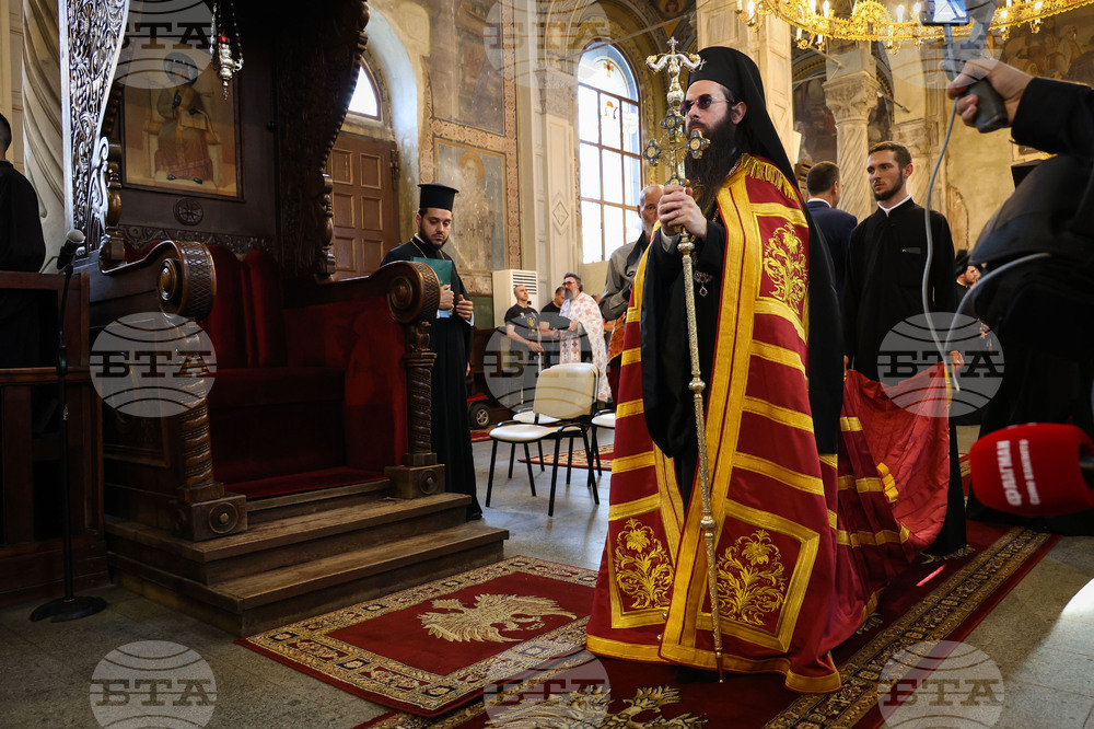 Бургас - храм "Св. св. Кирил и Методий" - сливенски митрополит Арсений - служба