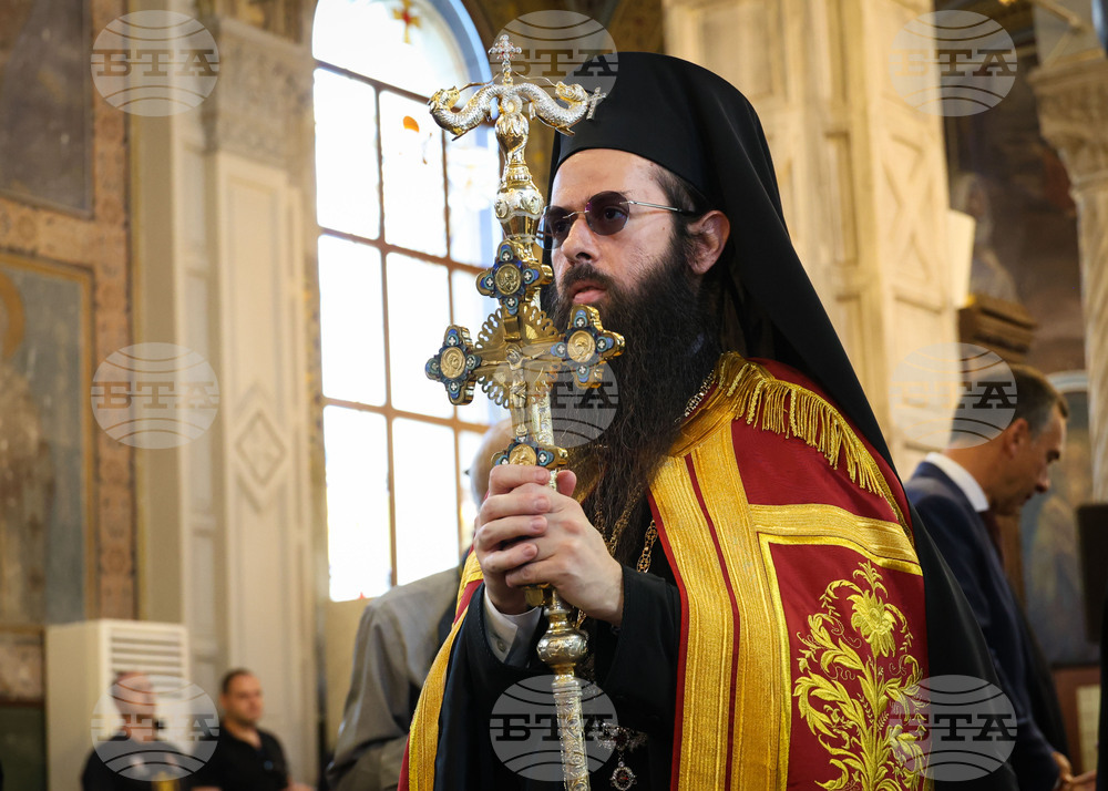 Бургас - храм "Св. св. Кирил и Методий" - сливенски митрополит Арсений - служба