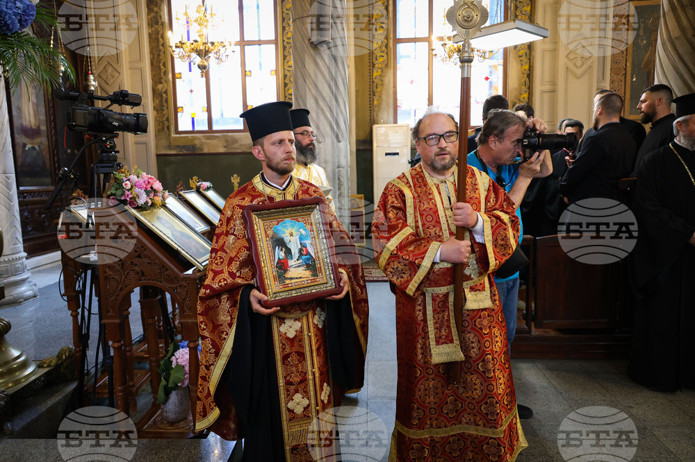 Бургас - храм "Св. св. Кирил и Методий" - сливенски митрополит Арсений - служба