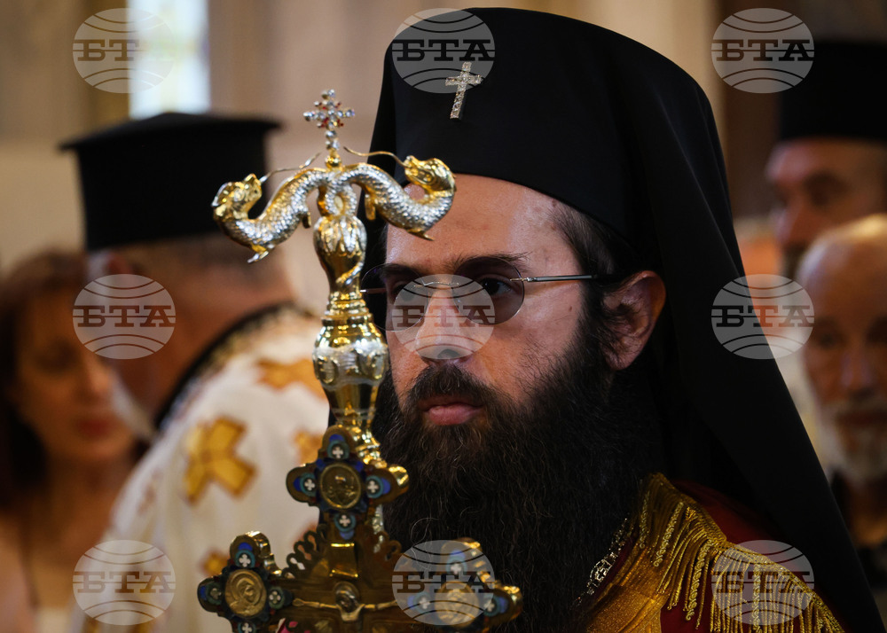 Бургас - храм "Св. св. Кирил и Методий" - сливенски митрополит Арсений - служба