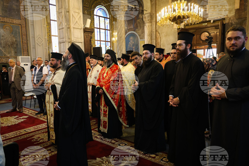 Бургас - храм "Св. св. Кирил и Методий" - сливенски митрополит Арсений - служба