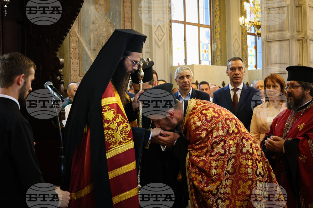 Бургас - храм "Св. св. Кирил и Методий" - сливенски митрополит Арсений - служба