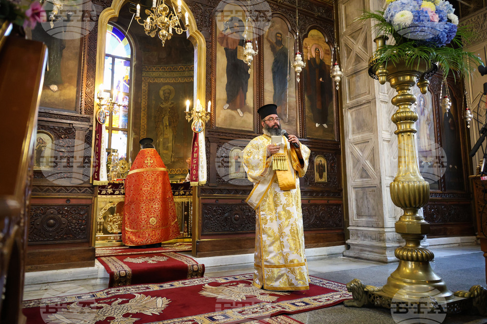 Бургас - храм "Св. св. Кирил и Методий" - сливенски митрополит Арсений - служба