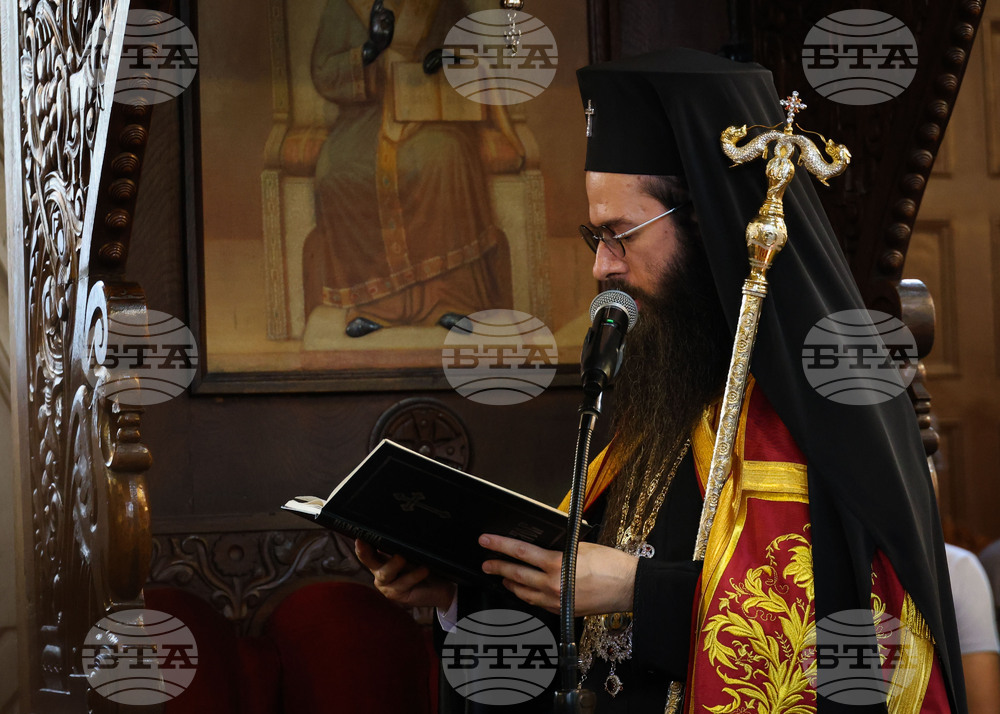 Бургас - храм "Св. св. Кирил и Методий" - сливенски митрополит Арсений - служба