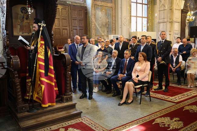 Бургас - храм „Св. св. Кирил и Методий" - сливенски митрополит Арсений - служба