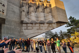 Варна - радио-балет "Нонумент 2.0" - пърформанс - приятелство