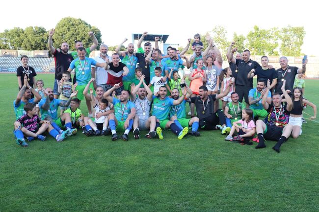 Областна администрация Русе: Отборът на Екзарх Йосиф е новият областен футболен шампион, Драгомир Драганов награди победителите 