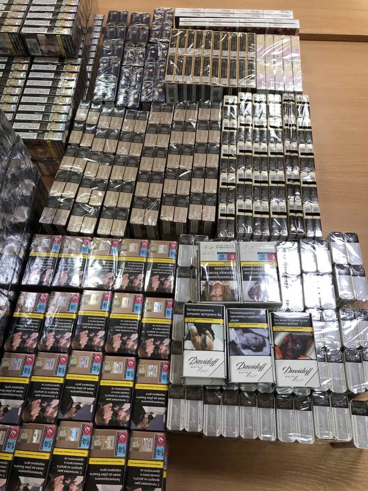 Рекордно количество цигари в багаж на пътник откриха митническите служители на МП Летище Варна