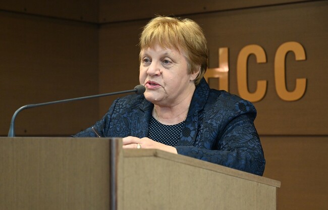 В страната има пълзяща, а не галопираща инфлация; най-тревожният сигнал е увеличението на цените в образованието - плюс 5,4 на сто