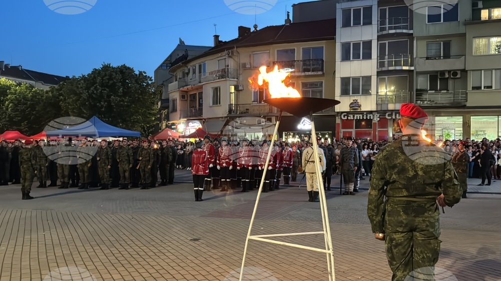 Казанлък - тържествена заря-проверка