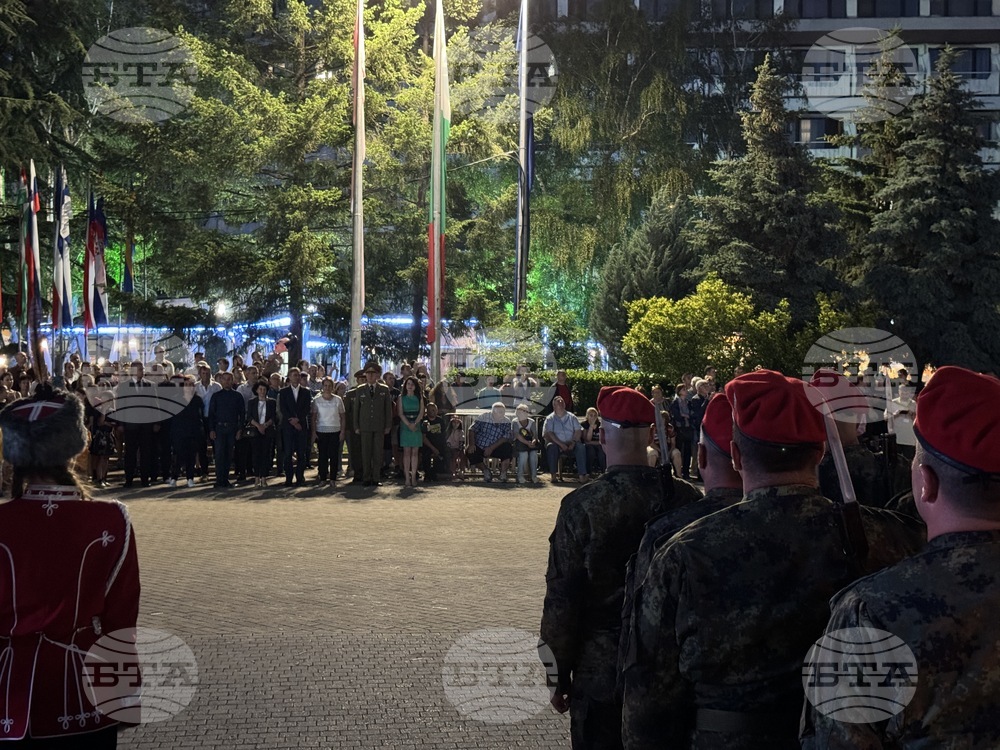 Казанлък - тържествена заря-проверка