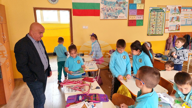 Сливен - „Светилник“ - Второ училище „Христо Ботев“ - училищен химн