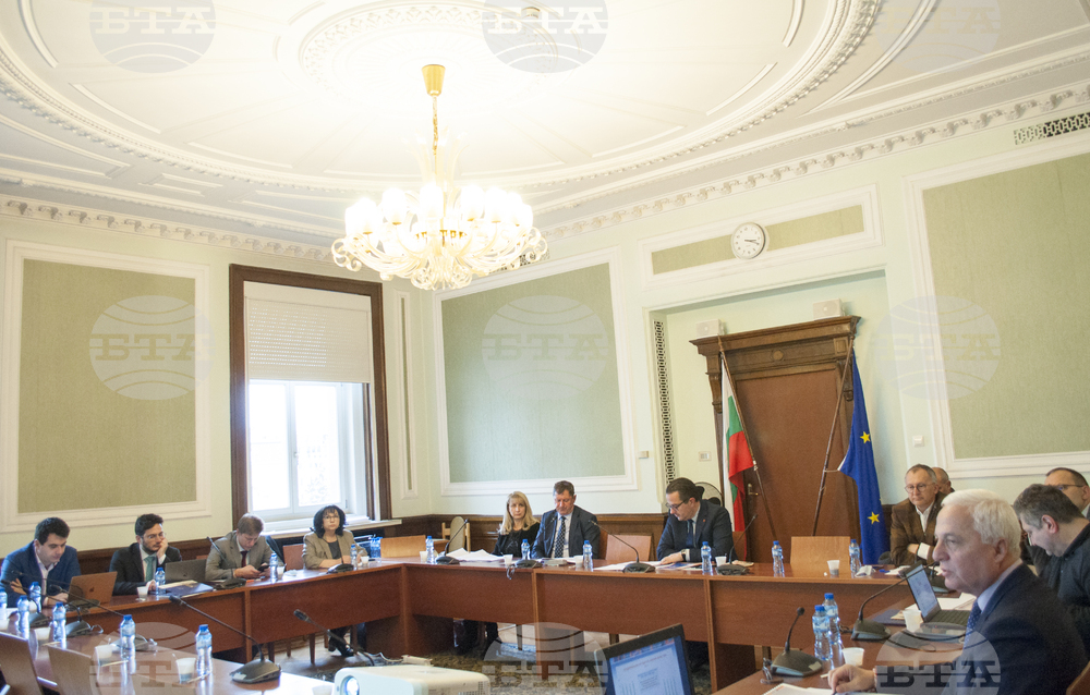 Депутати разгледаха доклада на Сметната палата за 2021 година