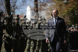 Румен Радев - празник на военните парашутисти - отбелязване