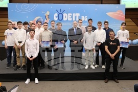 Конкурс по програмиране „CodeIT“ - президент - награди - връчване