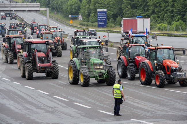 Френските фермери излизат на протест срещу сделката с Меркосур и митата на САЩ