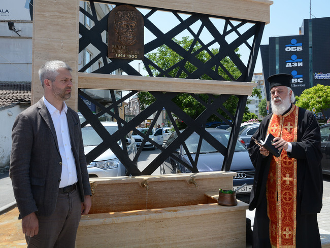 Кметът Благомир Коцев поиска от РЗИ – Варна да изследва водата на новооткритата чешма в кв. „Младост“ 