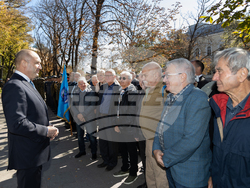 Снимка: Президентство - Държавният глава Румен Радев отдаде почит пред паметта на загиналите военни парашутисти