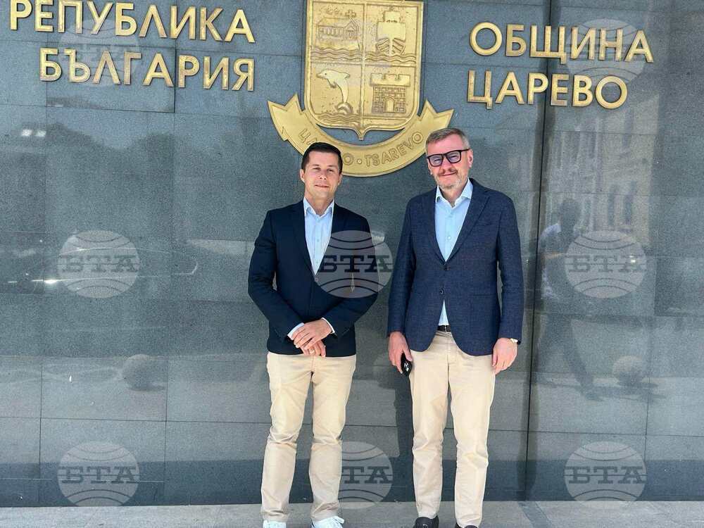 МТ: Министър Евтим Милошев посети Царево и местата, пострадали при разрушителните наводнения миналата година