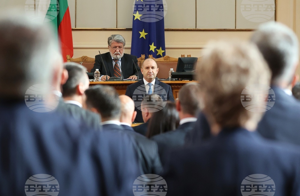 Четиридесет и осмо Народно събрание - първо заседание - откриване - Румен Радев