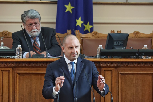 Надявам се това Народно събрание да ни изведе от спиралата на политическа нестабилност, заяви президентът Румен Радев