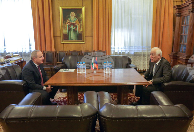 Анастас Герджиков - Вахагн Хачатурян - среща