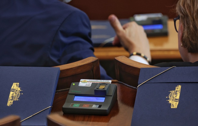 Първите срещи на контактната група, водена от Росен Плевнелиев и Соломон Паси, ще се проведат днес с представители на ГЕРБ-СДС и "Български възход"
