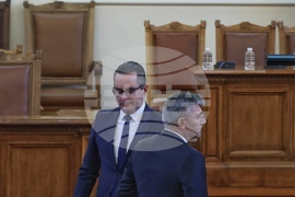 Четиридесет и осмо Народно събрание - първо заседание