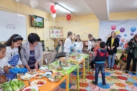 Село Стражец - БЧК - Турски червен полумесец - училища - трапезарии - топъл обяд