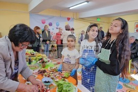 Село Стражец - БЧК - Турски червен полумесец - училища - трапезарии - топъл обяд