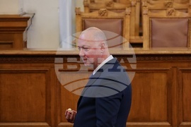 Четиридесет и осмо Народно събрание - първо заседание