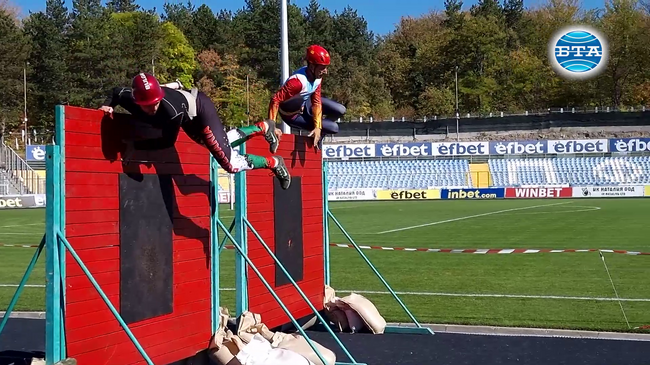 Над 100 професионални пожарникари от страната се състезават в Кърджали за купата на Българската федерация по пожароприложен спорт