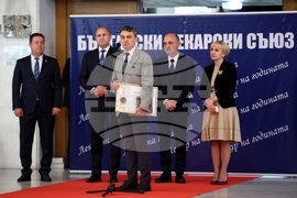 Румен Радев - Лекар на годината - награди - проф. Иво Петров