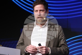 Форум "Шумът на парите"