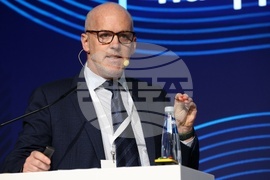 Форум "Шумът на парите"