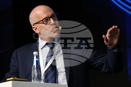 Форум "Шумът на парите"