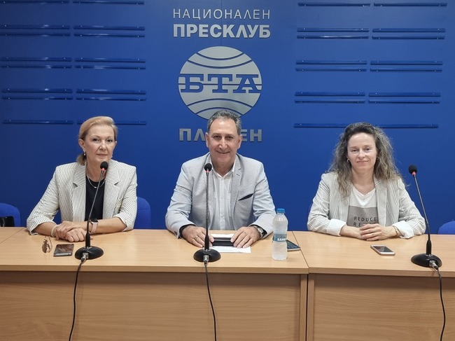 Пресконференция за предстоящото десето издание на фолклорния фестивал "Любимото ми хорце" в Плевен