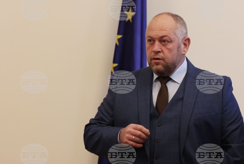 Не се наблюдава желание сред младите хора да избират железничарската професия, заяви заместник-министър Красимир Папукчийски