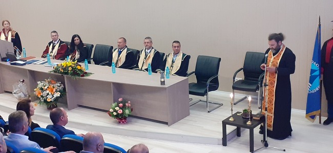 Ролята на Минно-геоложкия университет е да подготвя инженери, които да управляват минерално-суровинните ресурси, каза проф. Ивайло Копрев
