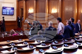 Парламент - заседание - почивка