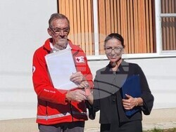 Представители на Холандския червен кръст предоставиха безвъзмездно специализирано транспортно средство  и специализирано оборудване на Община Кюстендил