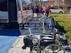 Представители на Холандския червен кръст предоставиха безвъзмездно специализирано транспортно средство  и специализирано оборудване на Община Кюстендил