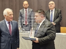 Президентът на Армения награди Атанас Зафиров с медал на благодарността