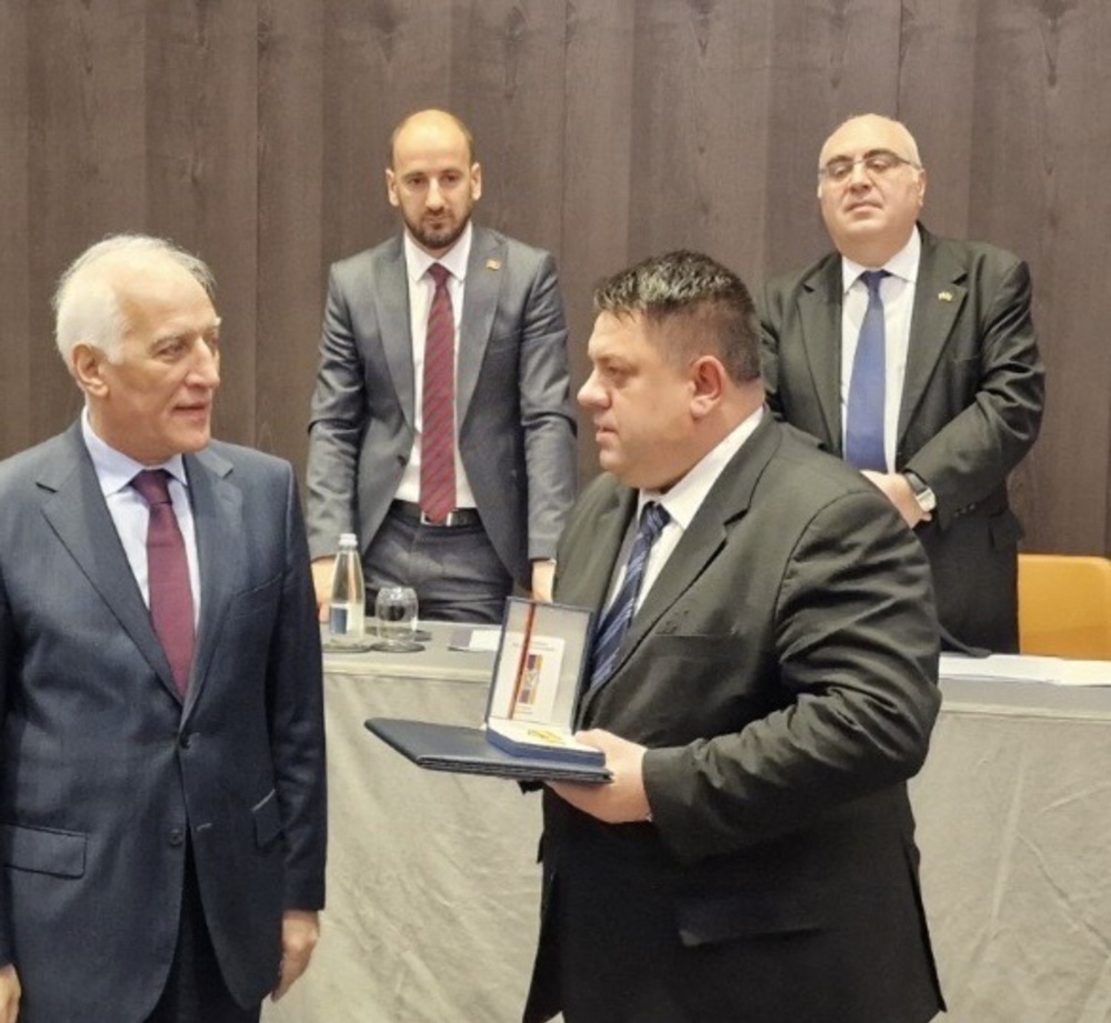 President Khachaturyan Decorates Head of Bulgaria-Armenia Friendship Group in Previous Parliament